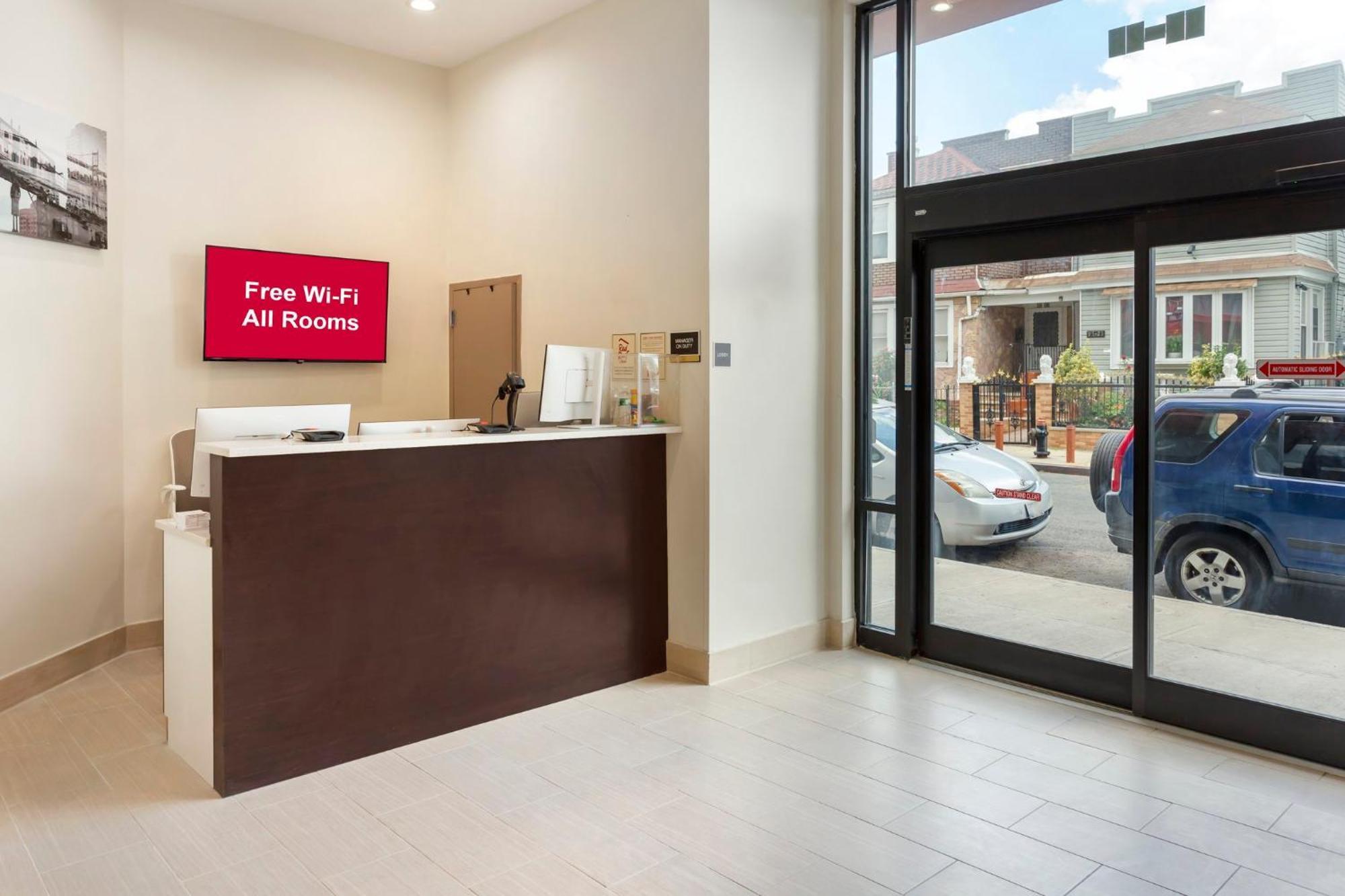 Red Roof Inn Plus Jamaica, Ny - Jfk Airport New York Bagian luar foto