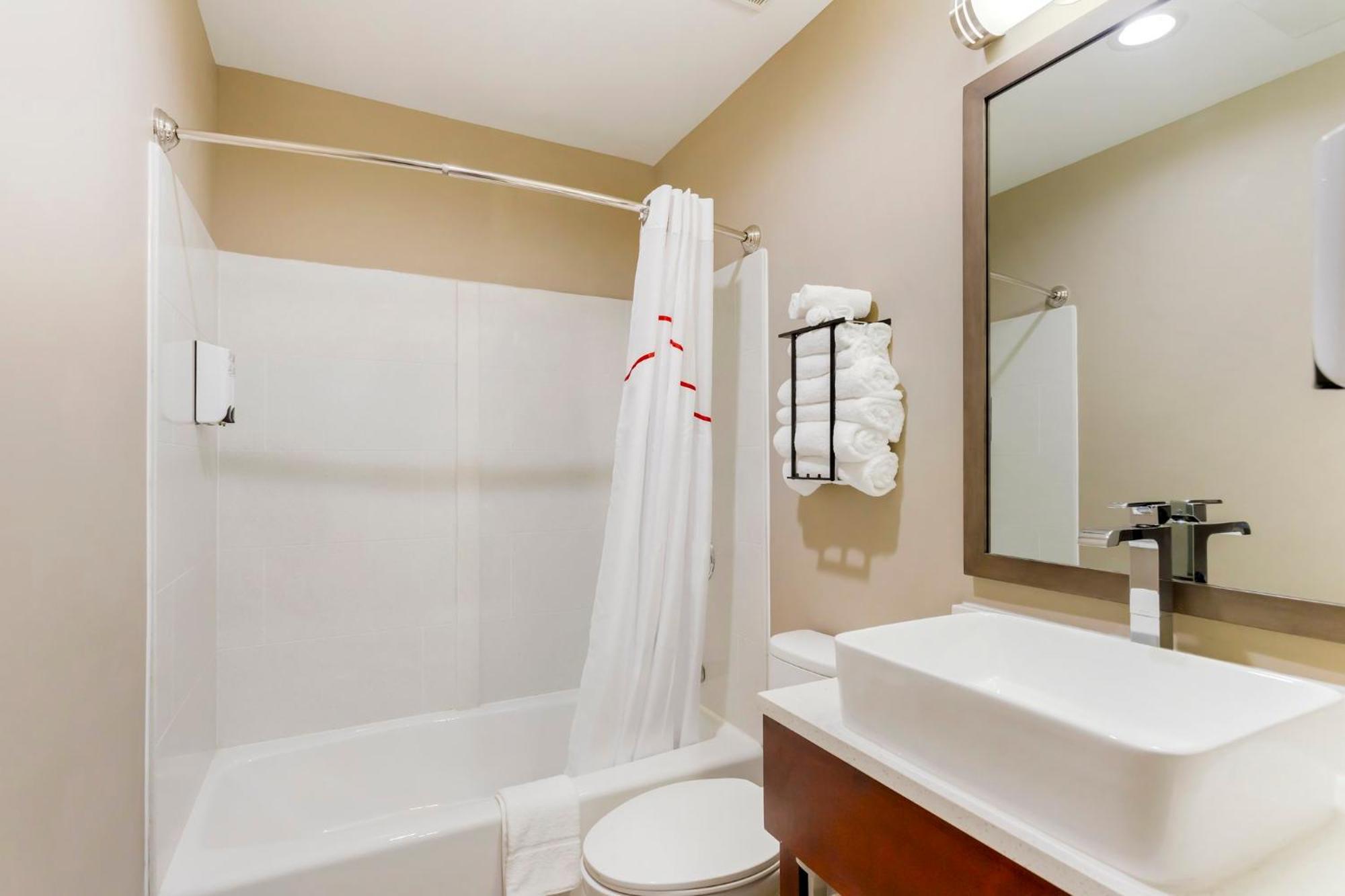 Red Roof Inn Plus Jamaica, Ny - Jfk Airport New York Bagian luar foto