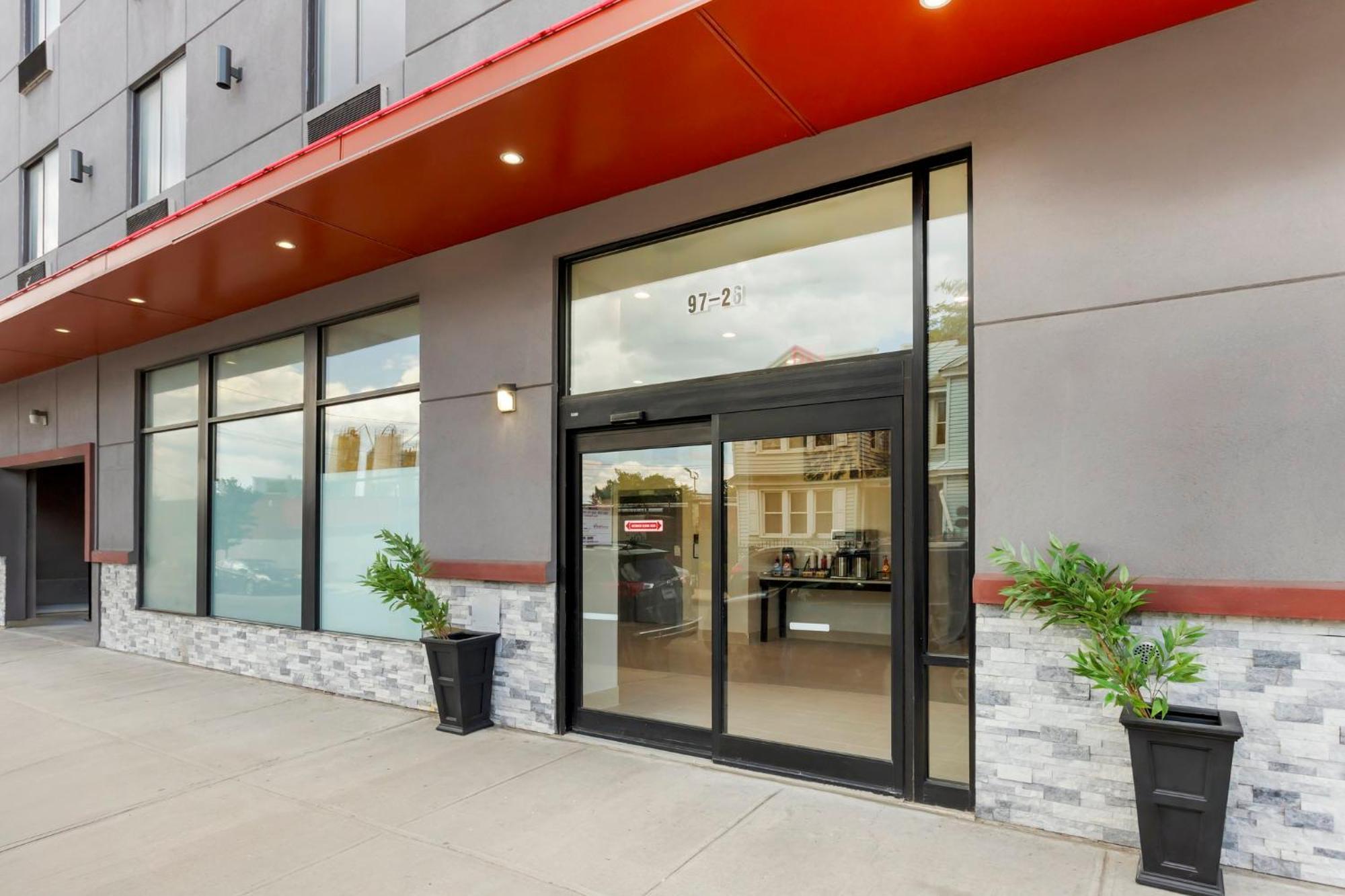 Red Roof Inn Plus Jamaica, Ny - Jfk Airport New York Bagian luar foto
