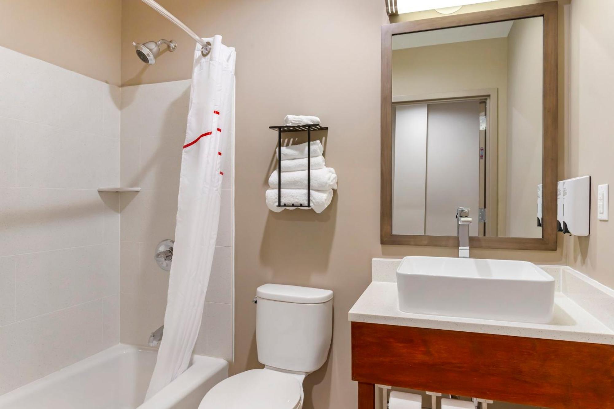 Red Roof Inn Plus Jamaica, Ny - Jfk Airport New York Bagian luar foto
