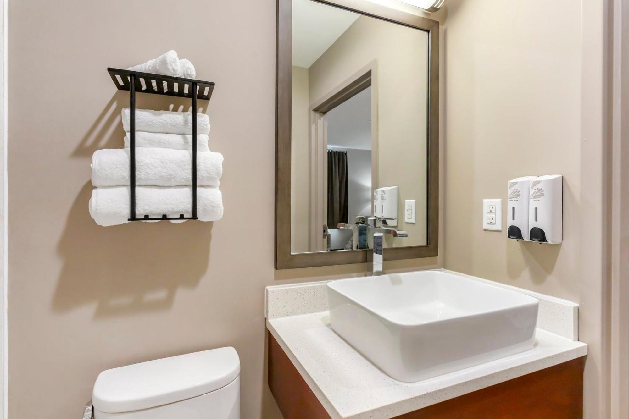 Red Roof Inn Plus Jamaica, Ny - Jfk Airport New York Bagian luar foto
